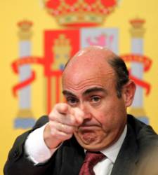 El ministro De Guindos ve signos positivos en la economía española