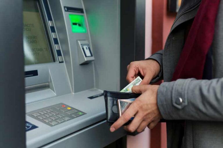 Límite máximo de dinero que se puede sacar de un banco