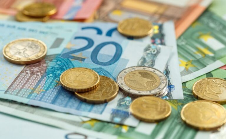 Características dinero fiat